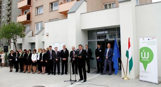 Az ország legnagyobb, legkorszerűbb, gyermekes ügyfelekre is gondololó...