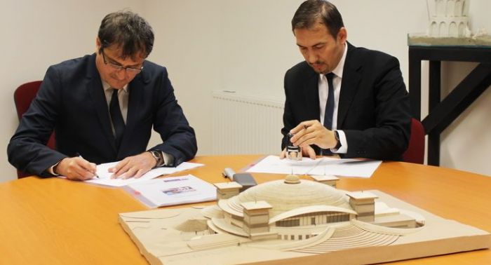 The swimming pool construction contract of Gödöllő has been signed