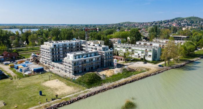 80 vízparti lakást építünk Fonyódon
