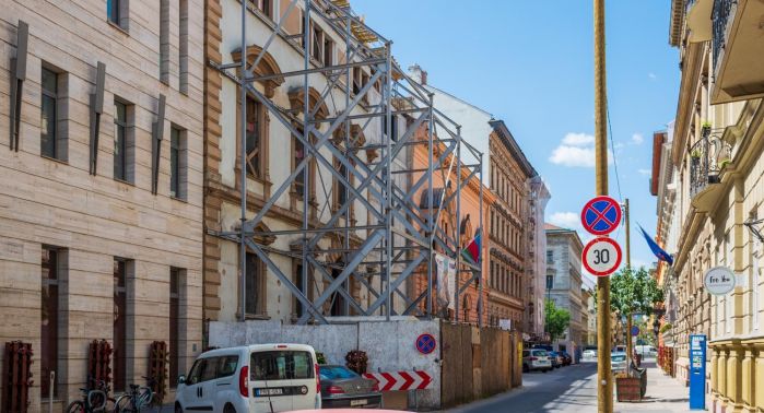 Megőrzi műemlékvédelmi homlokzatát az épülő fővárosi hotel