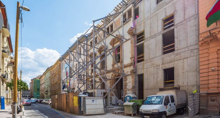 The hotel built in the capital city preserves its historic façade