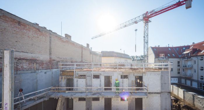 Halfway through the construction of the Hubay Garden residential complex in Budapest