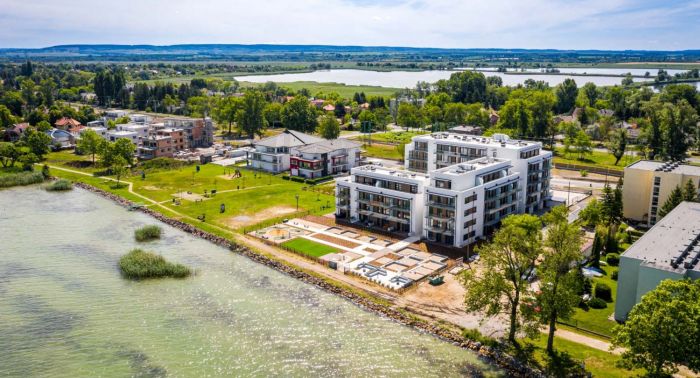 Lenyűgöző vízparti lakásokat épített a Grabarics a Balatonnál