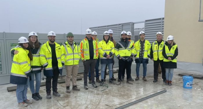 INSPIRIERENDER BERUFTAG MIT STUDENTEN, DIE AN DER DUALEN AUSBILDUNG TEILNEHMEN