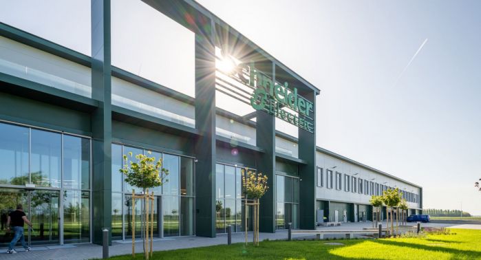 Schneider Electric wins Construction Industry Award for our Duna Smart Power Systems project