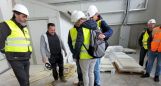 Auf Einladung der Grabarics Kft nahmen Studenten der Ybl Miklós Fakultät für Bauingenieurwesen am 22.04.an einer Werksbesichtigungder Heveser Niederlassungvon Grabarics Vasbeton teil. 