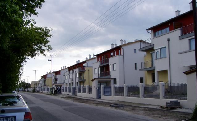 PACSIRTA LAKÓPARK