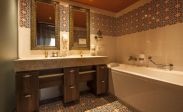 Mesés Shiraz Hotel****
